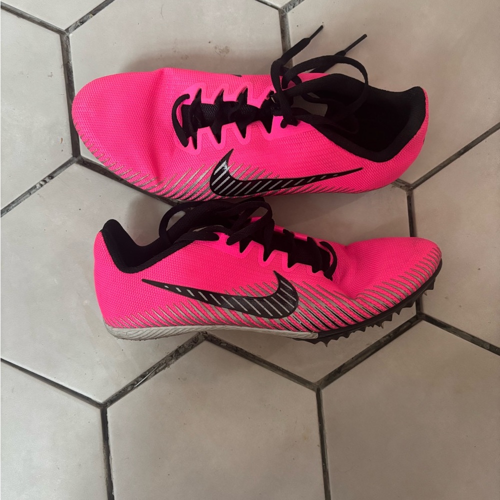 Nike hot pink spikes Women’s size 7